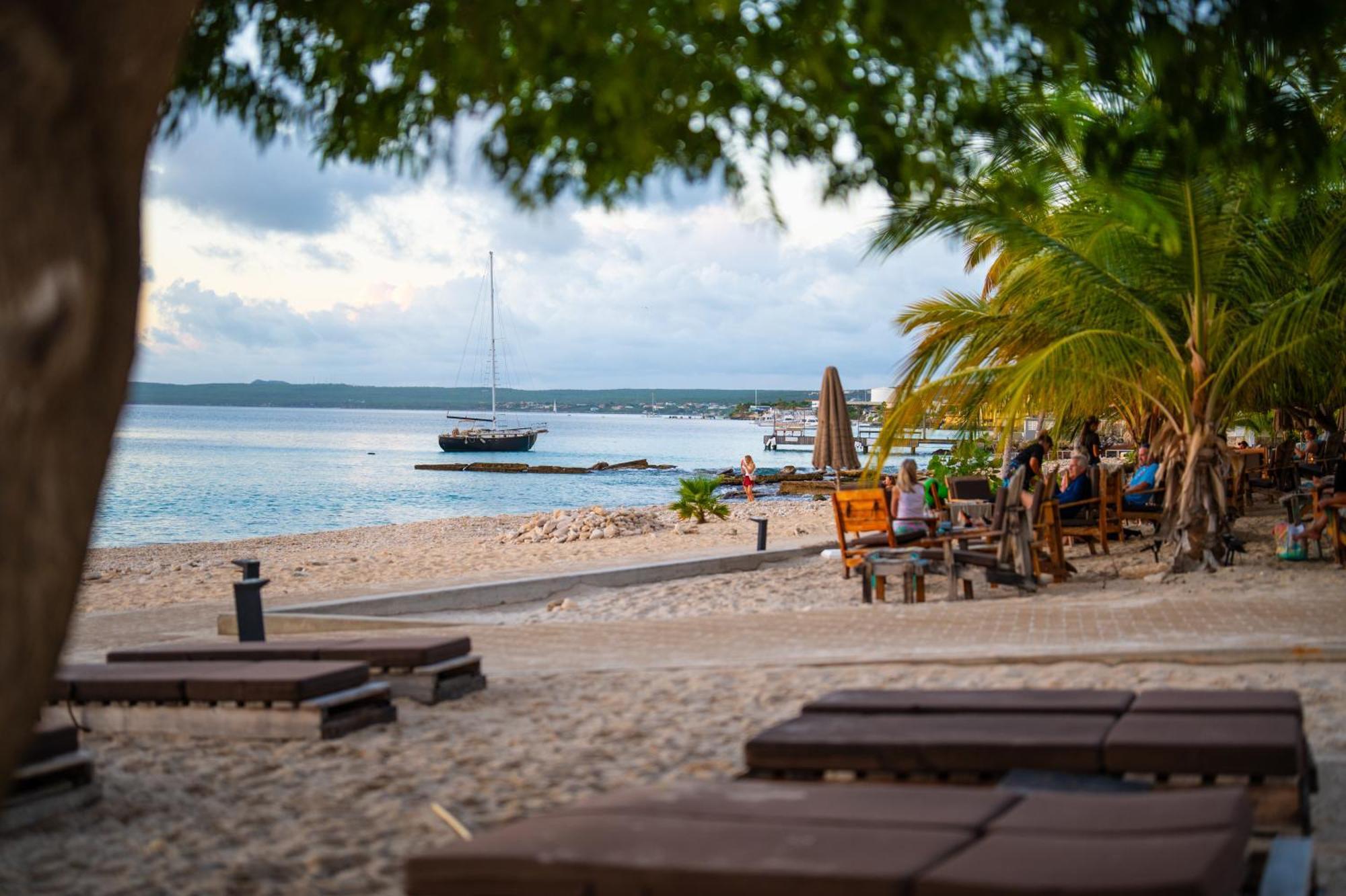 Chogogo Dive & Beach Resort Bonaire คราเลนไดค์ ภายนอก รูปภาพ